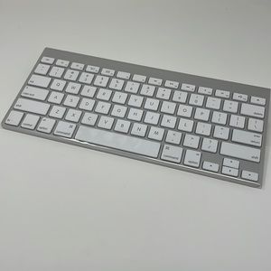 Apple wireless keyboard